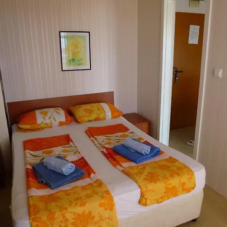 アパート Rainbow 1 - Aparthotel 3*