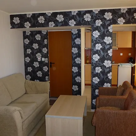 Rainbow 1 - Aparthotel Appartement 3*
