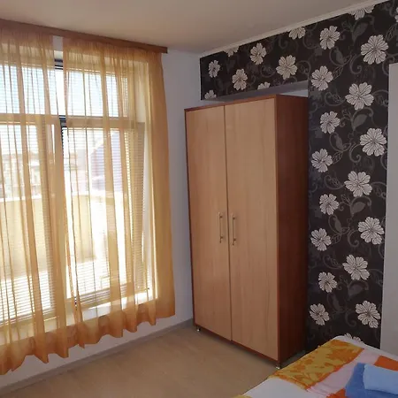 Rainbow 1 - Aparthotel Appartement